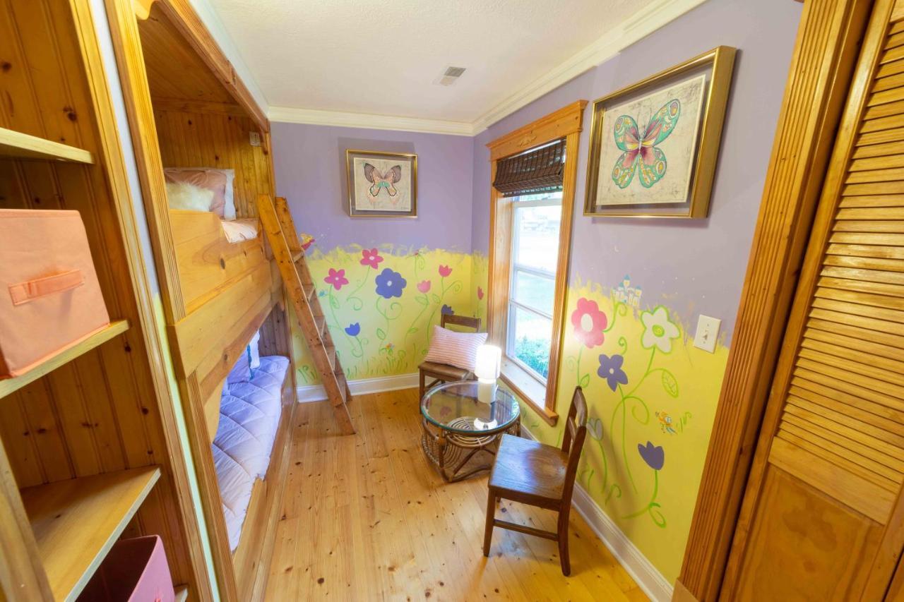 The Charming Glenn Cottage! Walk To Lake Michigan! Fennville Εξωτερικό φωτογραφία