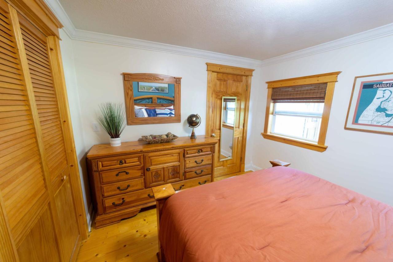The Charming Glenn Cottage! Walk To Lake Michigan! Fennville Εξωτερικό φωτογραφία