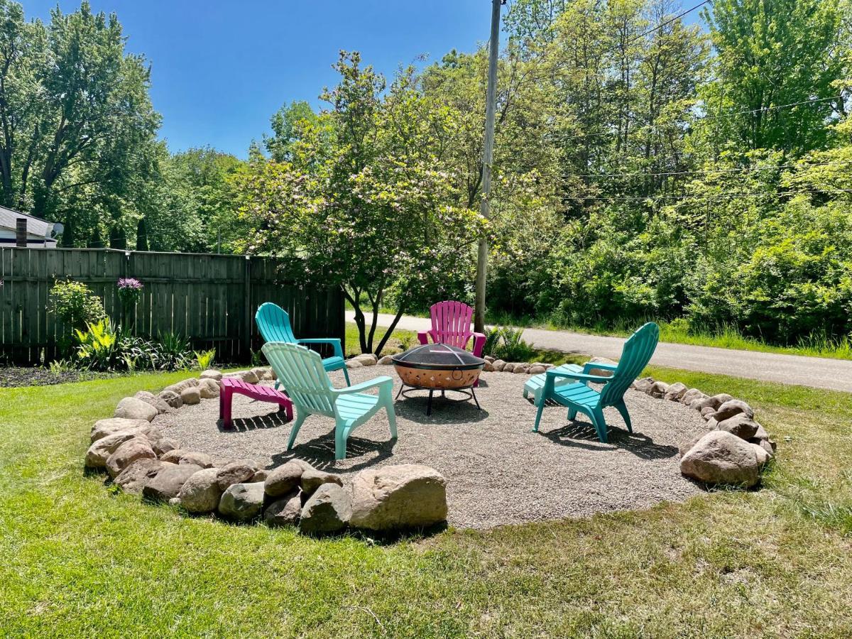 The Charming Glenn Cottage! Walk To Lake Michigan! Fennville Εξωτερικό φωτογραφία